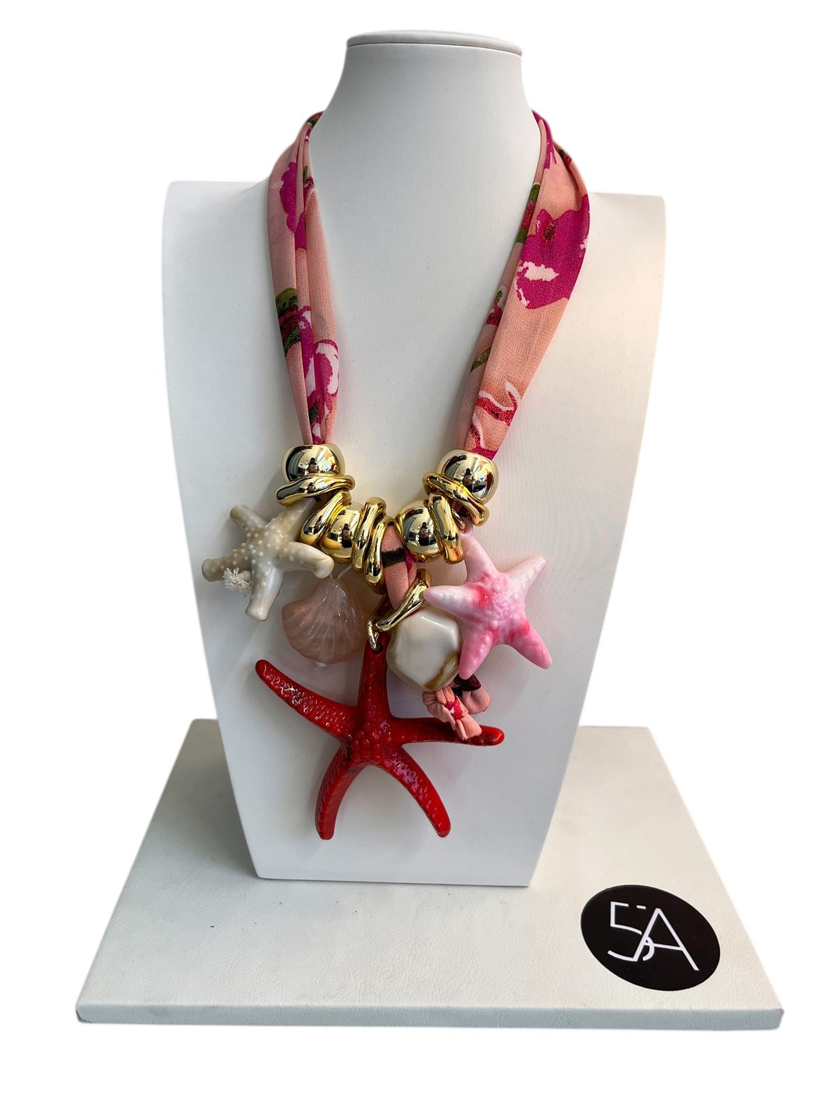 Collar Pañuelo Marino con Dijes