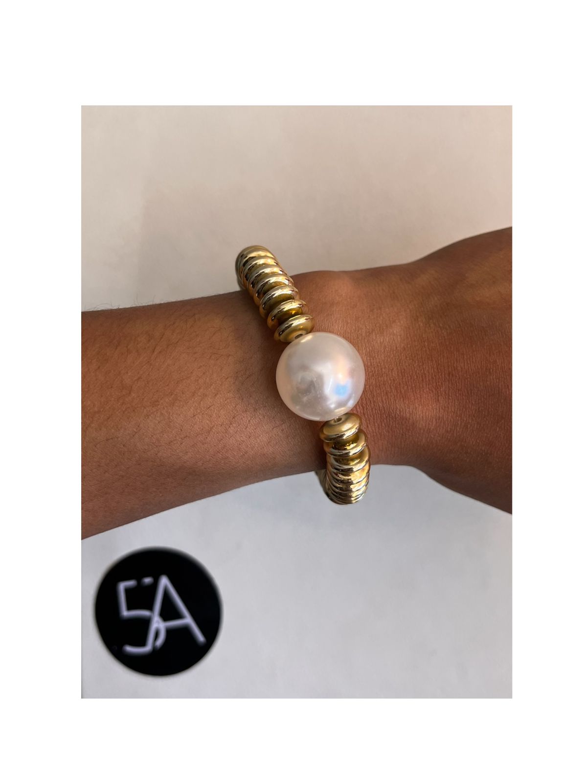 Pulsera Dorada con Perla