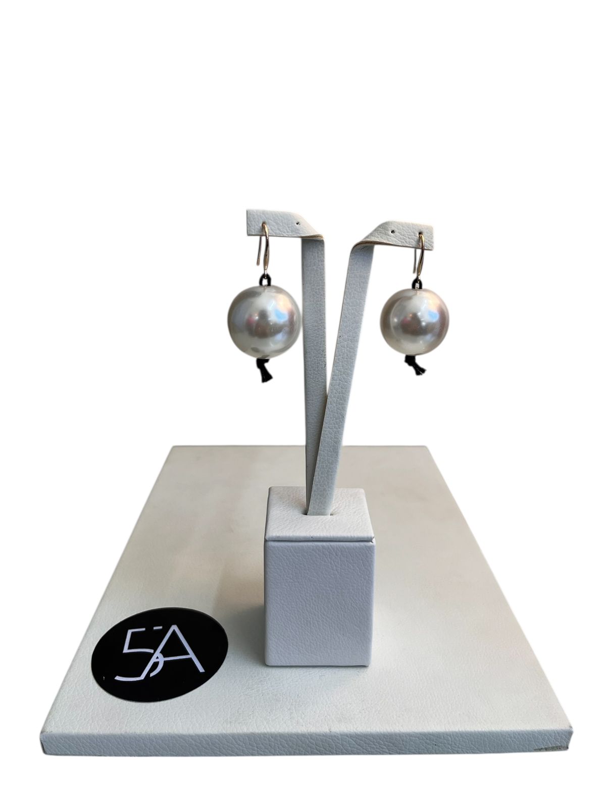 ✨ Aros colgantes con perla grande – elegancia protagonista ✨