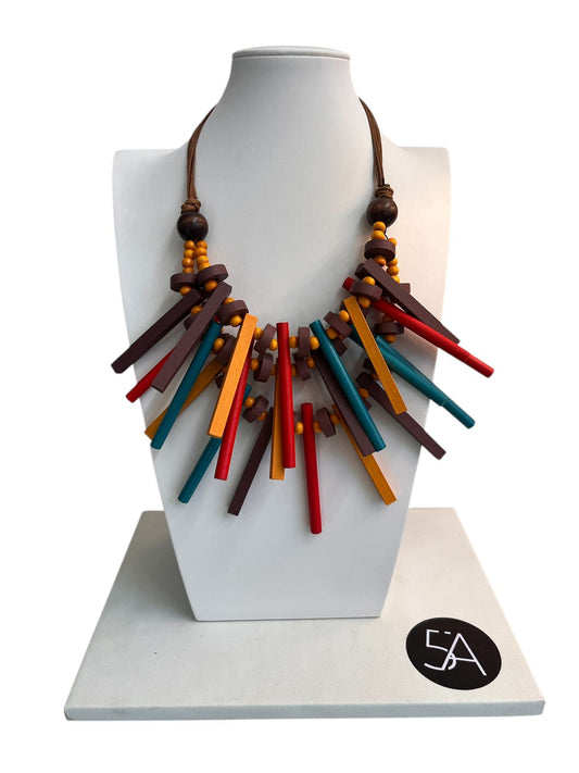 Collar Tribal Geométrico – El Caos que Obedece