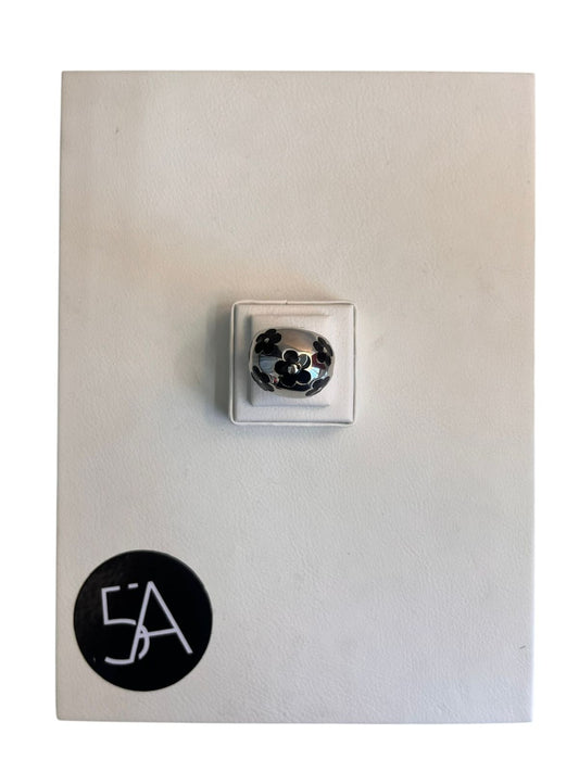 Anillo Noir Bloom – Elegancia Contemporánea