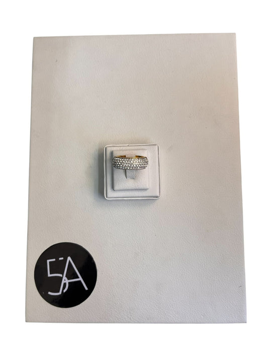 Anillo enchapado en oro de 18k con pavé de cristales