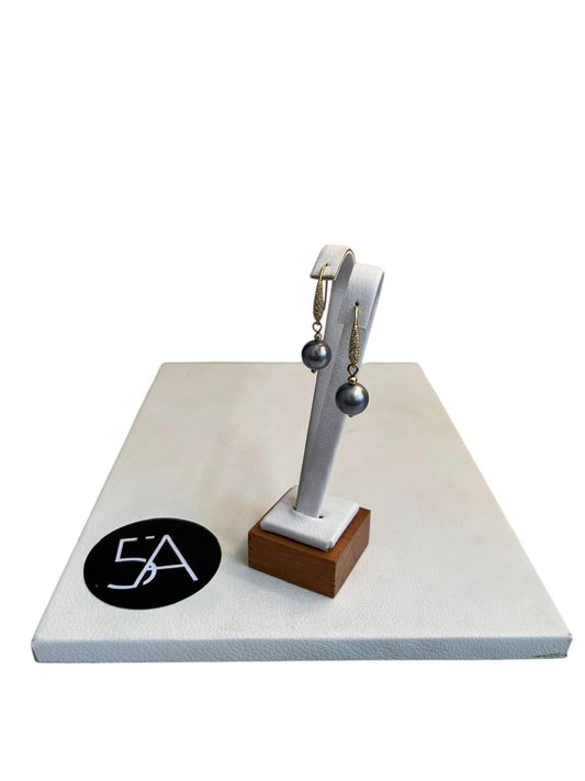 Aros colgantes con perla gris y circones