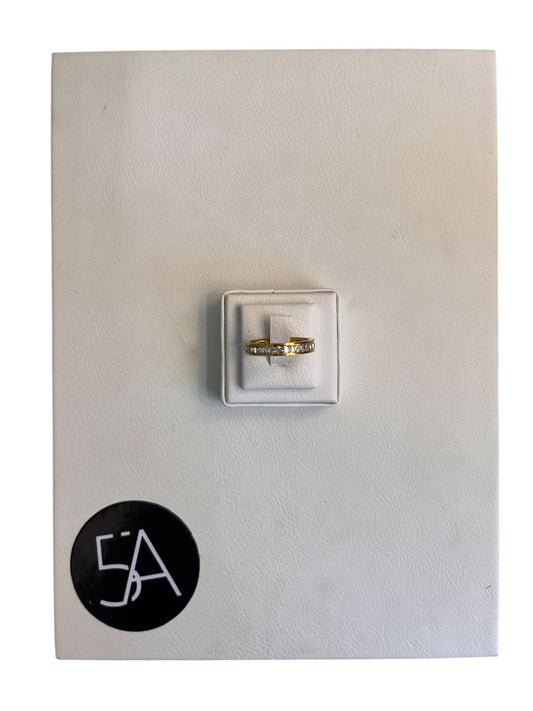 ✨ Anillo Banda con Brillantes – Enchapado en Oro 18K ✨