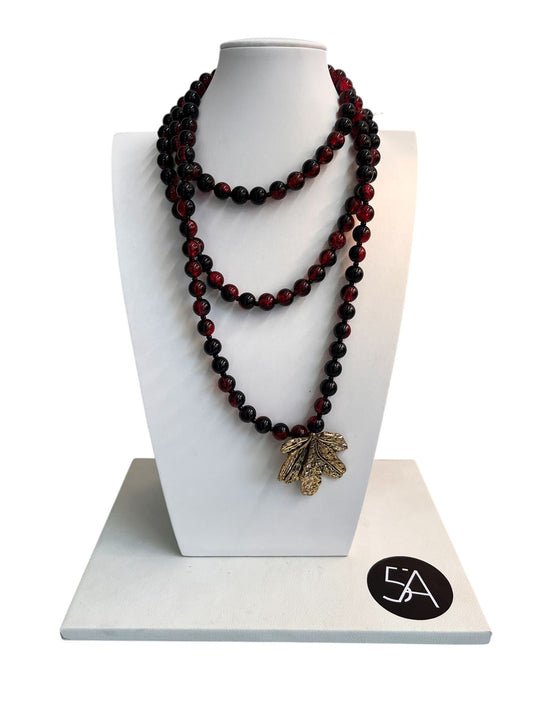 Collar Feuille Noire