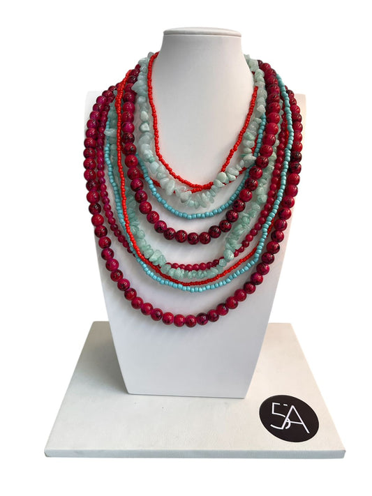 Collar Multicapa de Gemas Cerezo y Agua con Acabado Vibrante