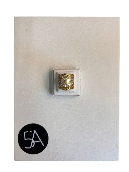 Anillo Floral – Enchapado en Oro 18K