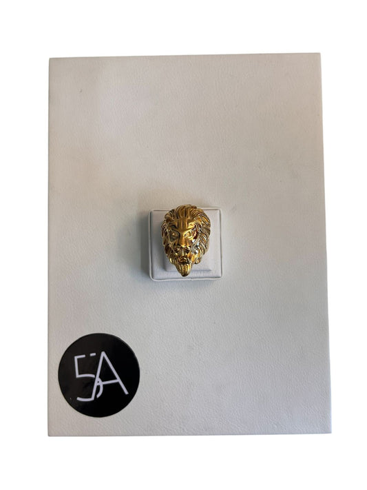Anillo león dorado de diseño escultórico