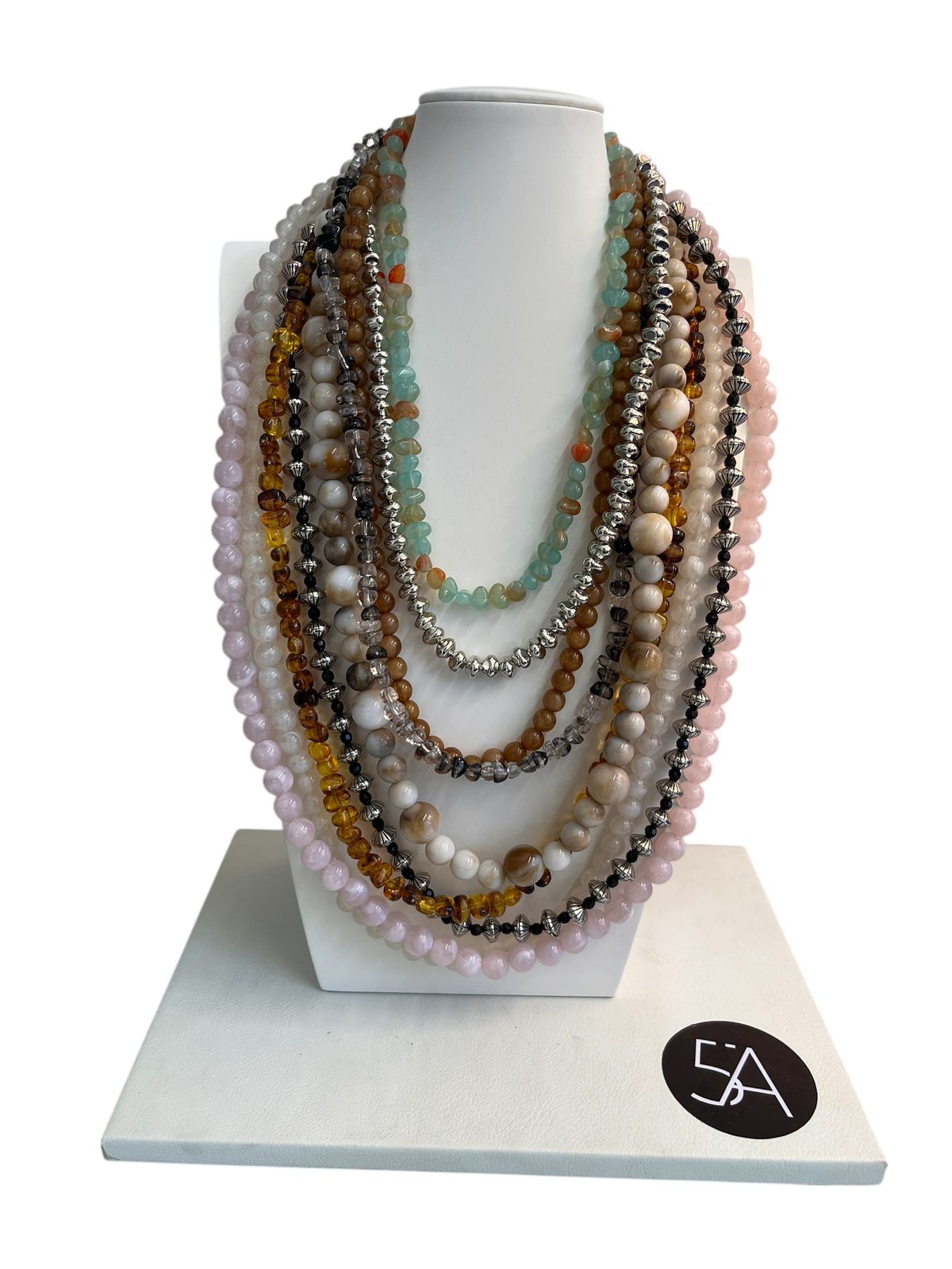 Collar Multicapa de Piedras Naturales – El Arte de Dominar sin Imponer